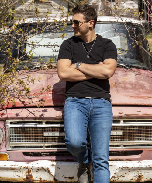 Country Artist Travis Dolter Glances Back Fondly While Looking Ahead in Jangly “Senior Year”