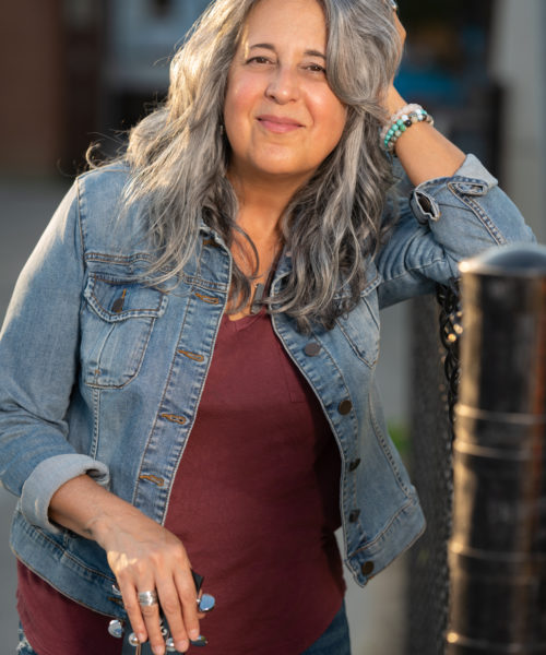 Toronto Folk-Rock Luminary Evelynne Ross Releases Soulful New Song “Old Oak Tree”