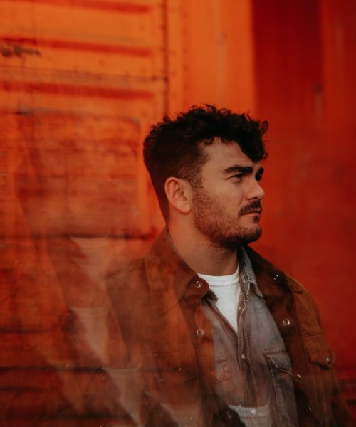 Folk Rocker Aaron Wylder Releases “Don’t Let Me Down”