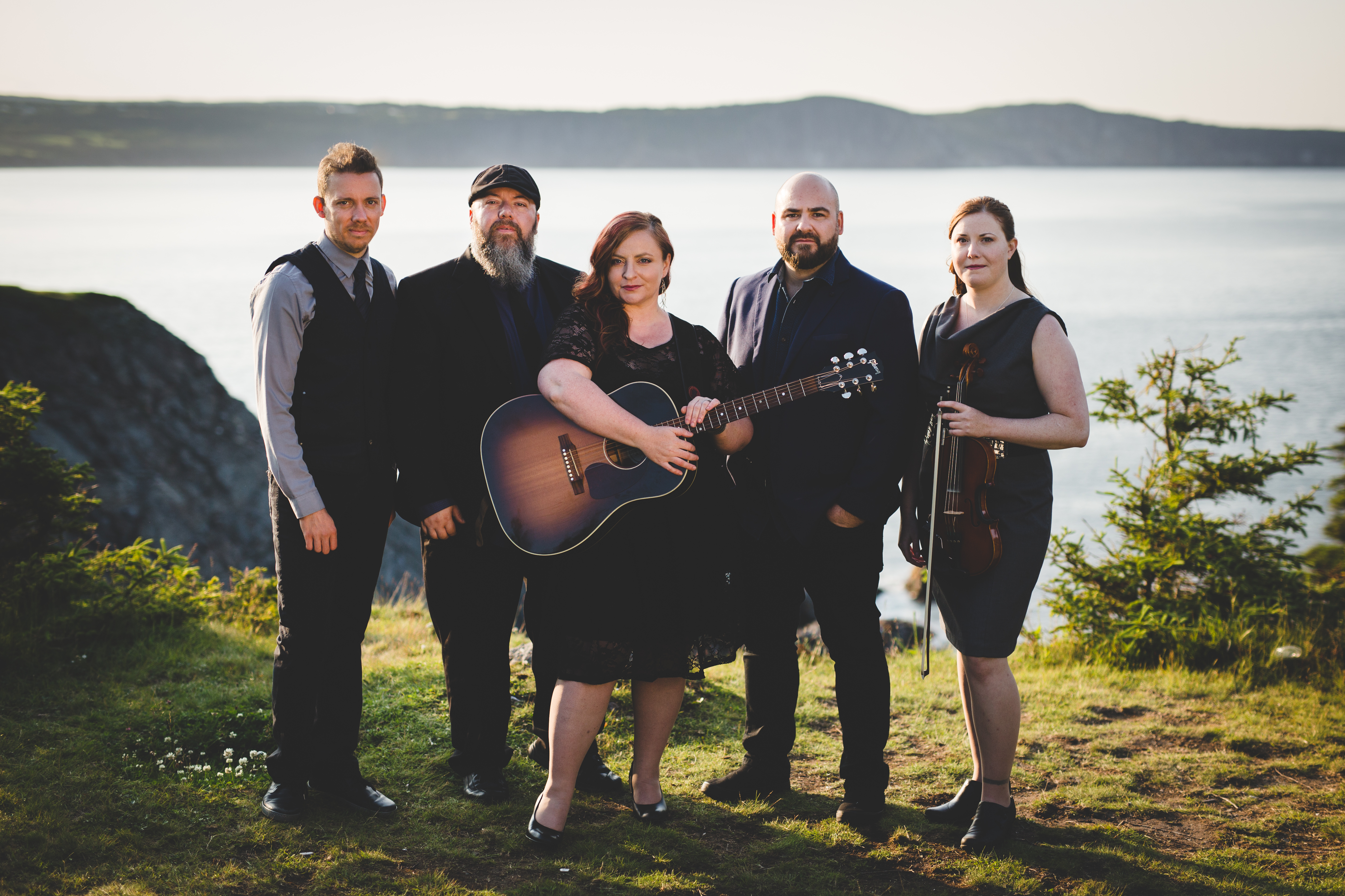 Edmonton’s Celtic Rockers Derina Harvey Band Release “Waves of Home”