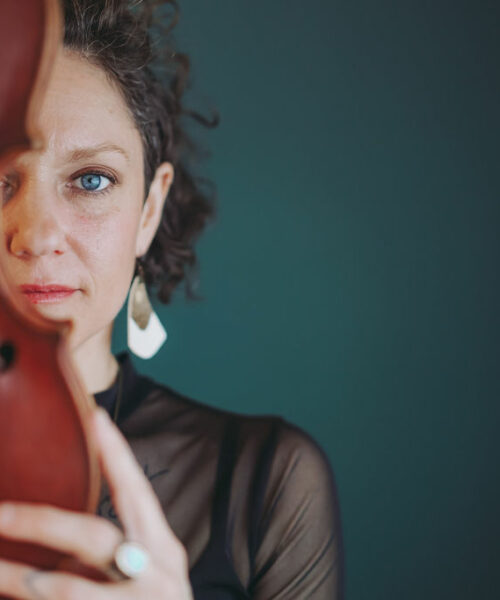 2024 ECMA Winner Gina Burgess Captures The Hibernation State of Magical Worlds With “Kingsburg Blues” from Her New Album ISNOW
