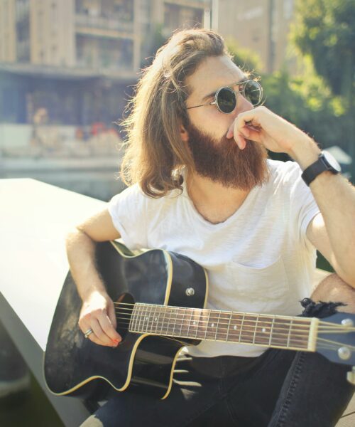 Sunglasses and Music: The Connection Between the Accessory and Artists 