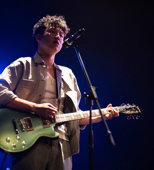 Singer-Songwriter henryqin’s Lovelorn Single ‘Shade of Hue’ Unveils Bittersweet Tale of Young Love and Loss henryqin