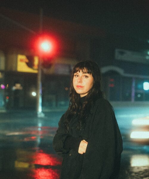 Indie Pop Newcomer Alice Moore Releases Debut Single “Cigarettes” Ahead of Forthcoming EP ‘The Waiting’