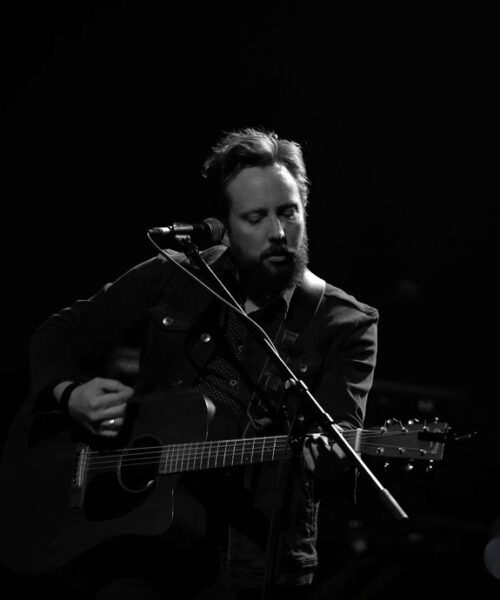 Singer-Songwriter Ryan McMahon Unveils Emotional Folk Rock Single “There She Is”