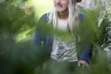 Steve Poltz Announces Extensive Canadian Tour For Spring 2026 Supporting New Album ‘Joyride’