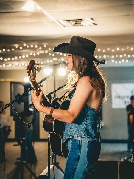 Joanna Bronson Unveils Heartfelt Country-Folk Singles “Highway 28” and “Norwood” From Forthcoming Debut Album