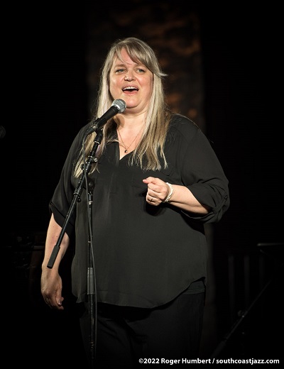 Carla Muller Shares Two Personal New Songs “That Tree” and “Everything’s Gonna Be Alright” Honouring Her Sisters