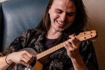 Stephen Ingram Reckons With The Pull Of Home On New Single “Leaving Song”